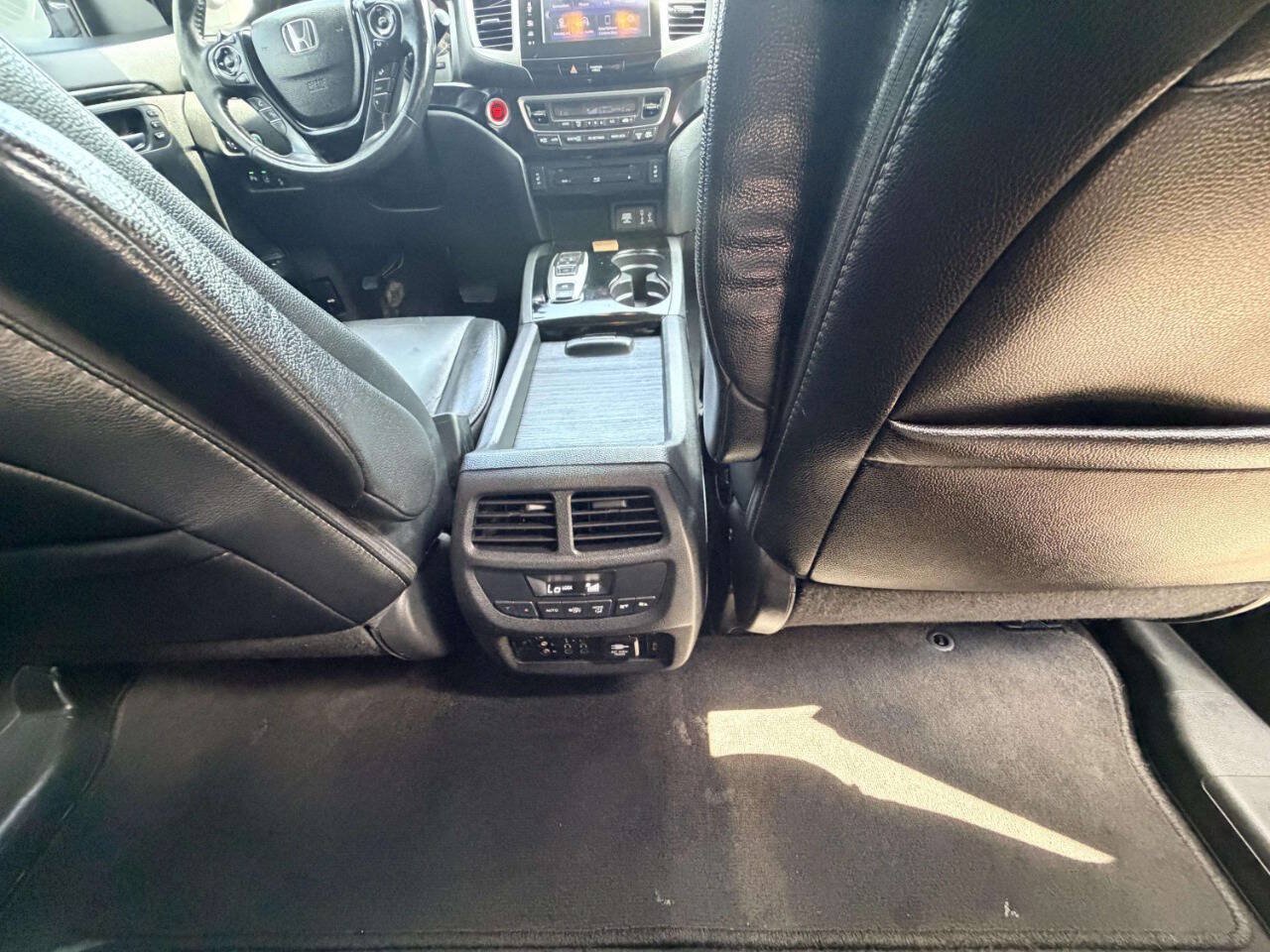 Used 2018 Honda Pilot Touring image 29