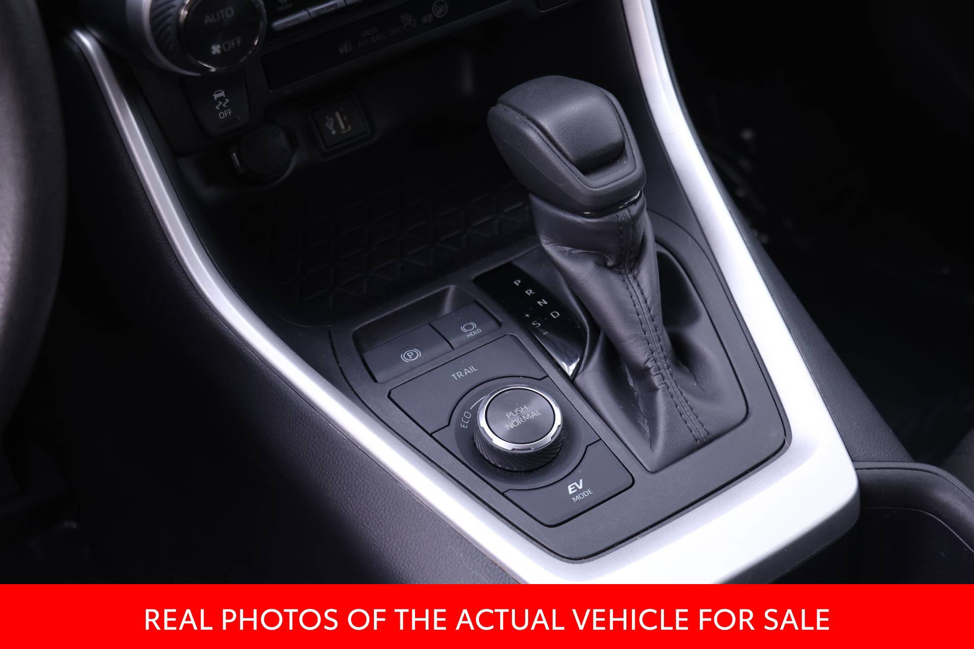 Certified 2025 Toyota RAV4 XLE AWD/4WD image 12