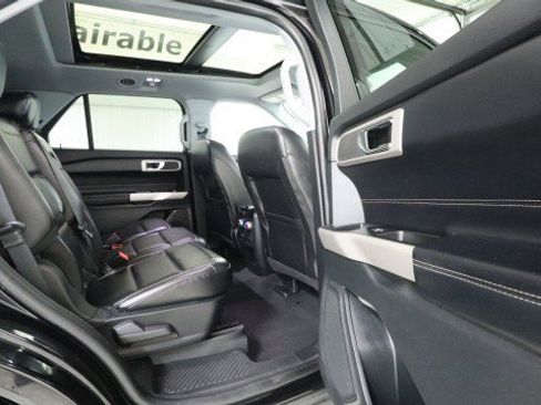 Used 2021 Ford Explorer XLT w/ Equipment Group 202A AWD/4WD image 11