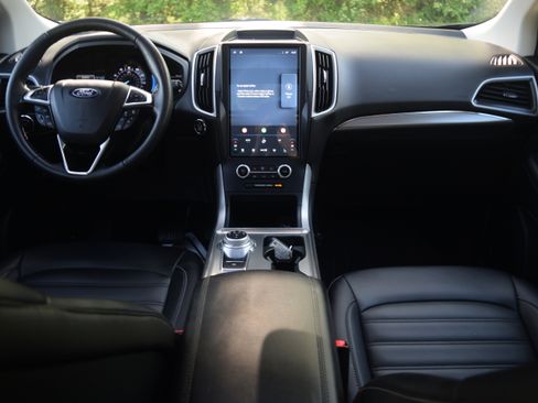 Used 2022 Ford Edge SEL w/ Convenience Package AWD/4WD image 8