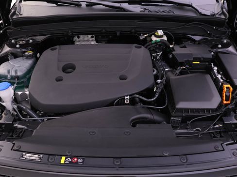 Certified 2026 Volvo XC40 B5 Plus w/ Protection Package Premier image 13