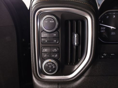 Used 2020 GMC Sierra 1500 AT4 w/ AT4 Premium Package AWD/4WD image 9