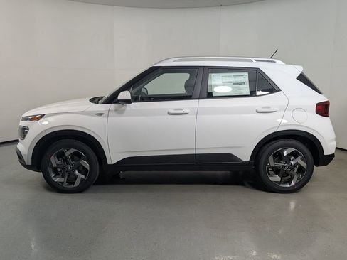 New 2026 Hyundai Venue SEL FWD image 4