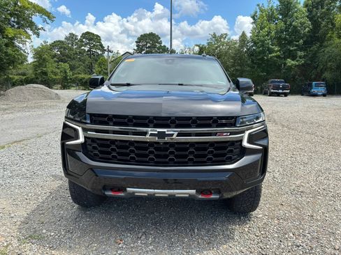 Used 2021 Chevrolet Tahoe Z71 w/ Luxury Package AWD/4WD image 7