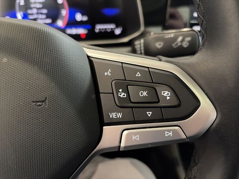 Certified 2025 Volkswagen Jetta SE image 25