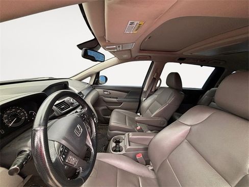 Used 2014 Honda Odyssey Touring Elite image 9