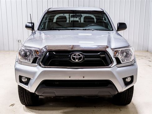 Used 2014 Toyota Tacoma 4x4 Double Cab w/ SR5 Package image 18