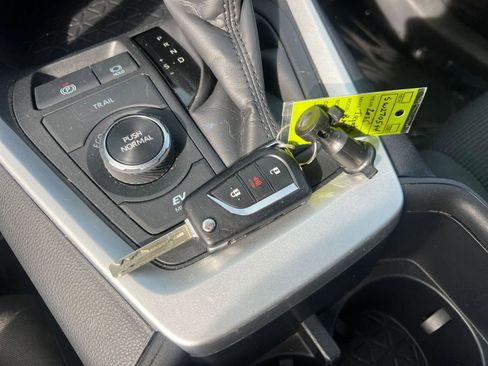 Used 2025 Toyota RAV4 LE image 21