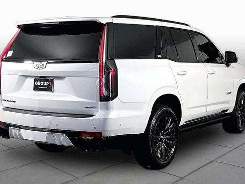 Used 2024 Cadillac Escalade V w/ LPO, ONYX Package AWD/4WD image 13