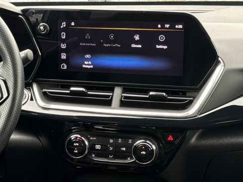 Certified 2025 Chevrolet Trax RS FWD image 17