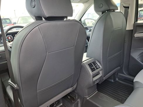 New 2026 Volkswagen Tiguan SE FWD image 23