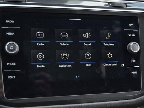 Certified 2023 Volkswagen Tiguan SE w/ Panoramic Sunroof Package image 14