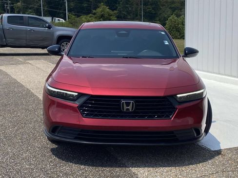 Used 2023 Honda Accord Sport image 2