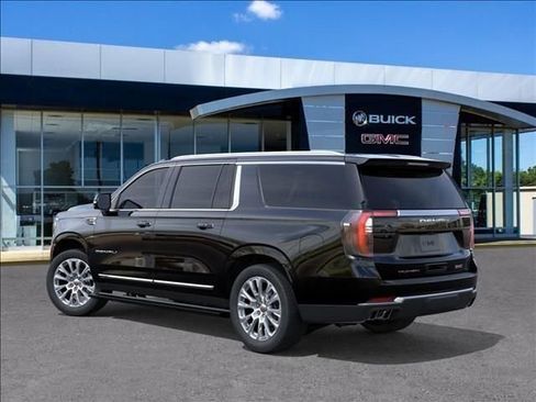 Certified 2026 GMC Yukon XL Denali w/ Denali Reserve Package AWD/4WD image 3
