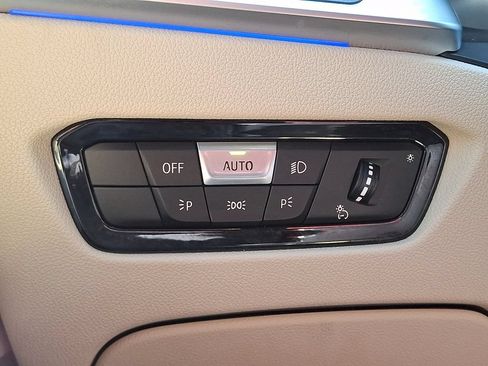 Used 2021 BMW 330i xDrive Sedan w/ Convenience Package AWD/4WD image 26