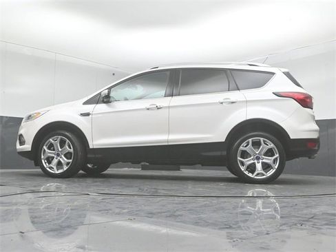 Certified 2019 Ford Escape Titanium image 41