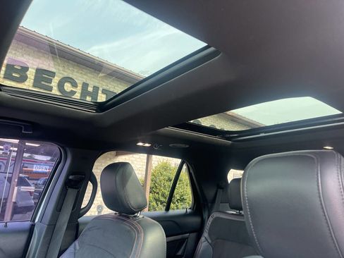 Used 2019 Ford Explorer XLT w/ Equipment Group 202A AWD/4WD image 27