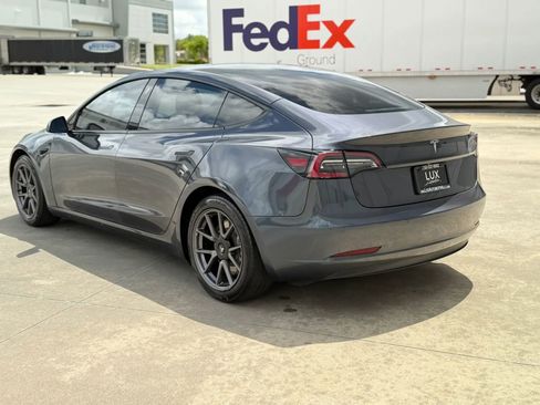 Used 2021 Tesla Model 3 Standard Range Plus image 11