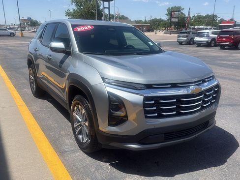 Used 2025 Chevrolet Equinox LT AWD/4WD image 7
