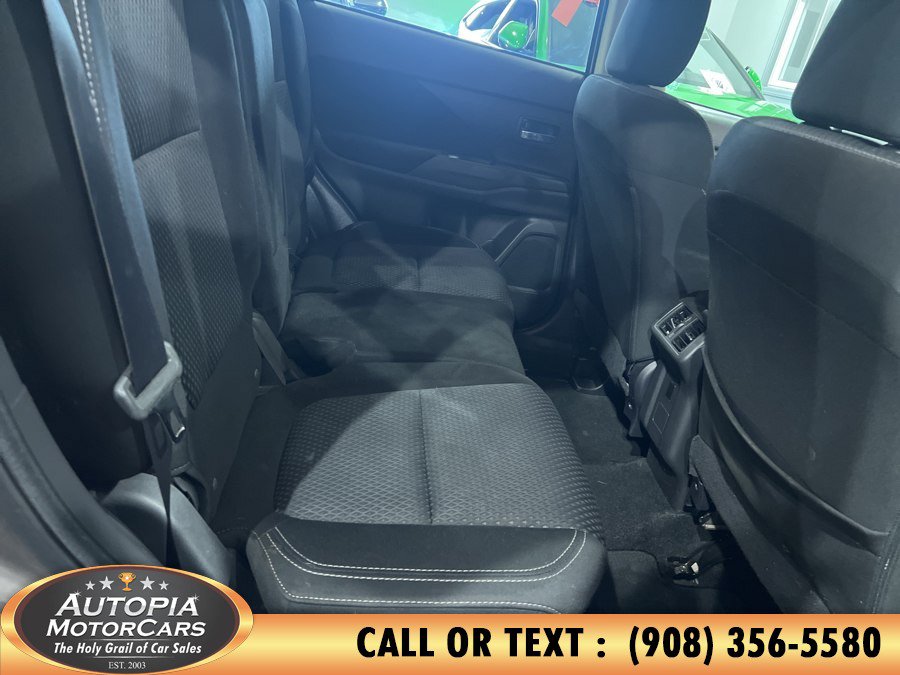 Used 2019 Mitsubishi Outlander ES FWD image 15