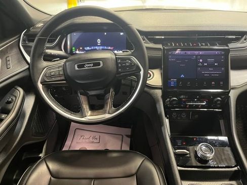 Used 2025 Jeep Grand Cherokee Limited w/ Trailer Tow Package image 17