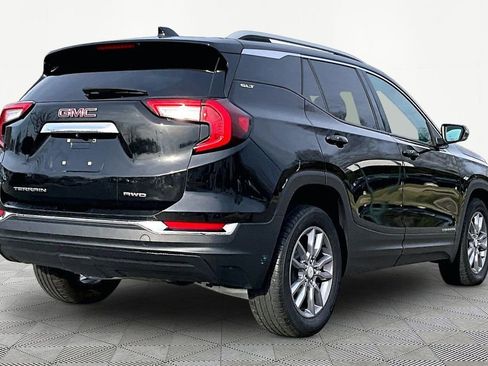 Used 2024 GMC Terrain SLT image 5