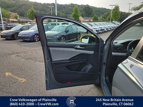 Certified 2023 Volkswagen Taos SEL AWD/4WD image 38