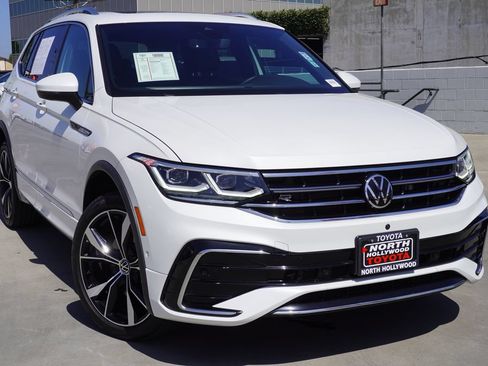 Used 2022 Volkswagen Tiguan SEL R-Line AWD/4WD image 2