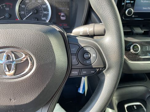 Used 2022 Toyota Corolla LE w/ Carpet Mat Package (TMS) FWD image 23