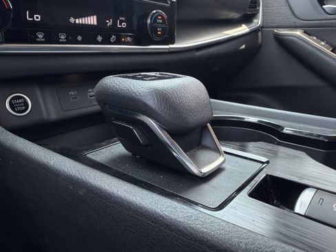 Used 2022 Nissan Rogue SV FWD image 19
