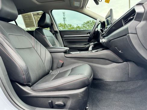 Used 2023 Nissan Altima 2.5 SR AWD/4WD image 10