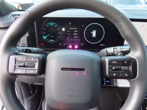 Used 2024 Hyundai Santa Fe Calligraphy AWD/4WD image 18