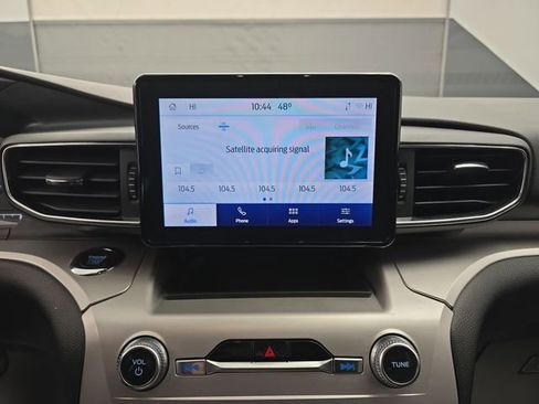 Used 2022 Ford Explorer XLT w/ Equipment Group 202A image 26