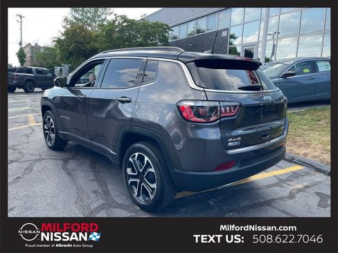 Used 2023 Jeep Compass Limited AWD/4WD image 3