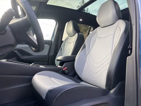 New 2026 Volkswagen Tiguan SE R-Line AWD/4WD image 10