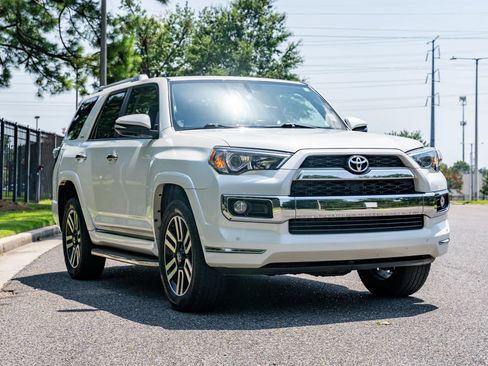 Used 2015 Toyota 4Runner Limited AWD/4WD image 3