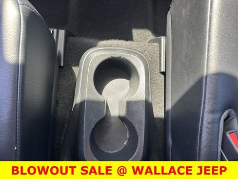 Used 2022 Toyota Highlander XLE image 18