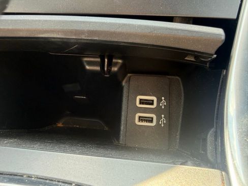 Used 2017 Ford Edge Titanium w/ Equipment Group 301A AWD/4WD image 24