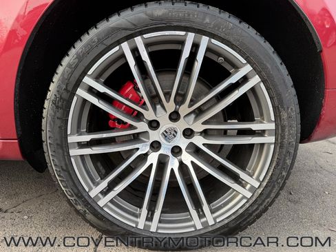 Used 2015 Porsche Macan Turbo image 10