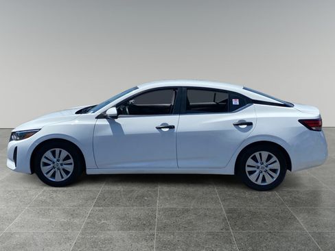 Used 2025 Nissan Sentra S FWD image 2