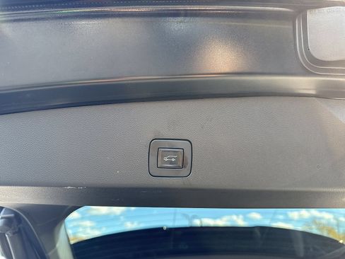 Used 2022 Buick Encore GX Essence w/ Experience Buick Package AWD/4WD image 29