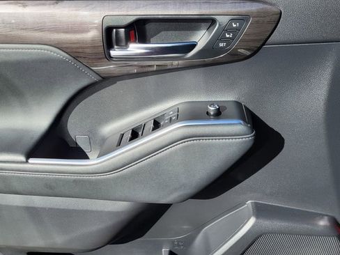 Used 2021 Toyota Highlander Limited image 13