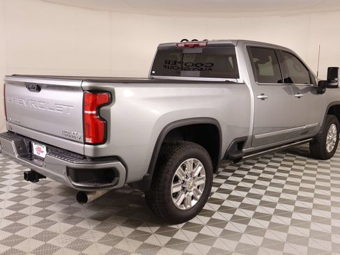 Used 2025 Chevrolet Silverado 2500 High Country w/ High Country Premium Package AWD/4WD image 21