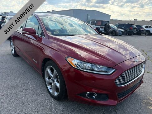 Used 2013 Ford Fusion SE FWD image 3