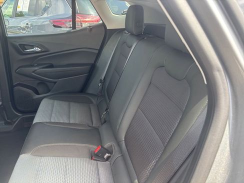 Used 2025 Chevrolet Trax LT w/ LT Convenience Package FWD image 37