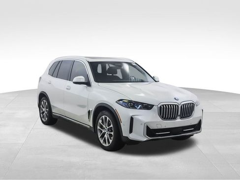 Used 2024 BMW X5 xDrive50e w/ Premium Package image 7