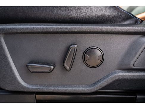 Used 2024 Ford Bronco Outer Banks image 8