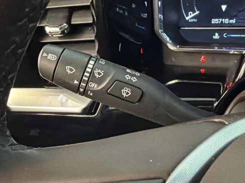 Used 2025 GMC Sierra 1500 SLT image 39