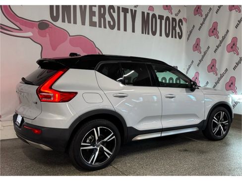 Used 2021 Volvo XC40 T5 R-Design image 10