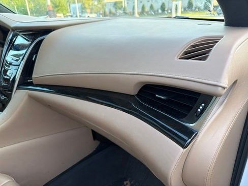 Used 2020 Cadillac Escalade Platinum AWD/4WD image 28